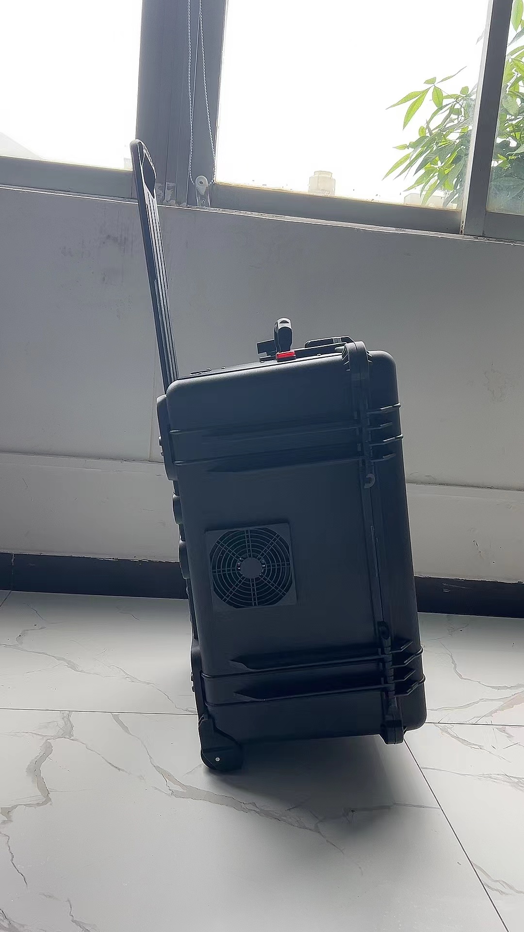 汤阴手拉箱型移动通信干扰器